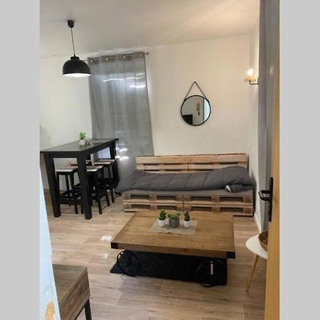 Apartamento Charmant Petit Studio Au Coeur De Figeac Exterior foto
