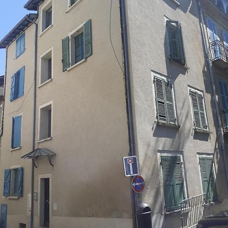 Apartamento Charmant Petit Studio Au Coeur De Figeac Exterior foto