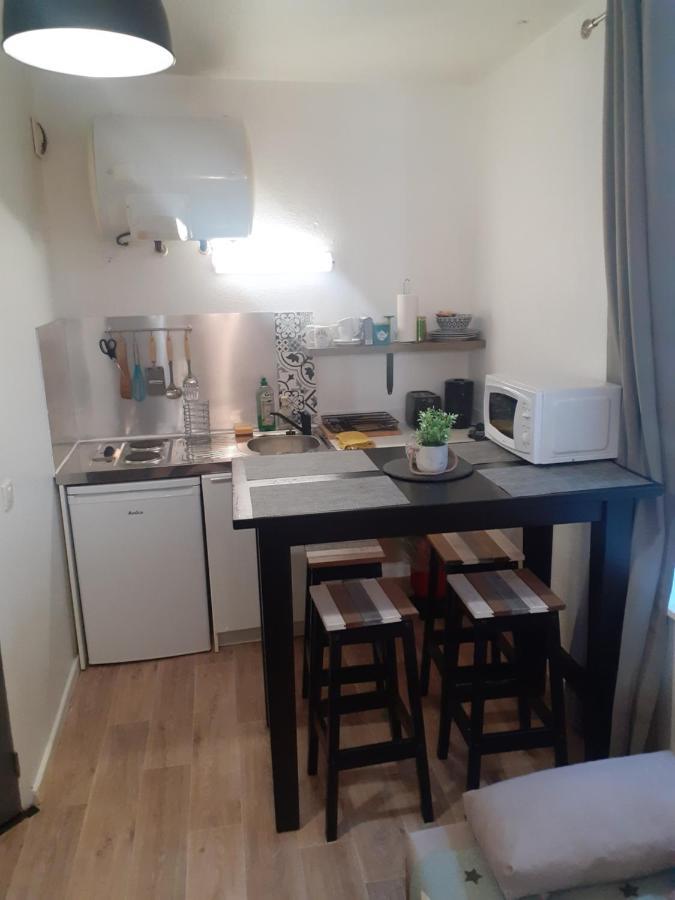 Apartamento Charmant Petit Studio Au Coeur De Figeac Exterior foto